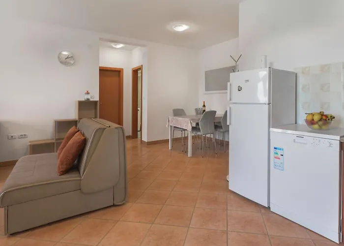 La E Bella Apartament Peroj