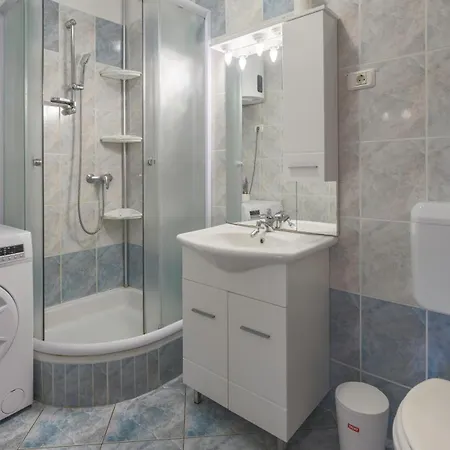 La E Bella Apartament Peroj