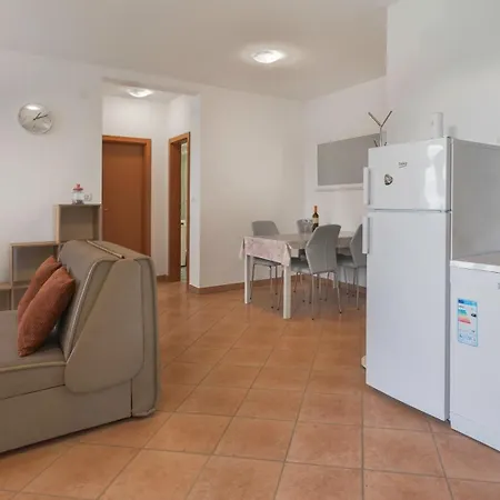 La E Bella Apartament Peroj
