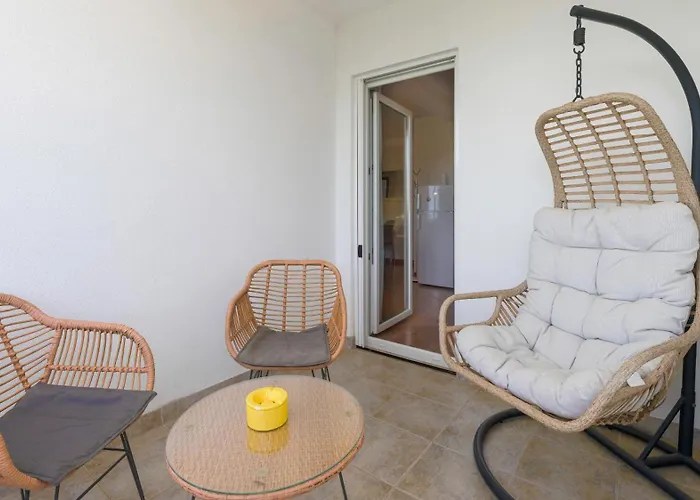 La E Bella 페로이